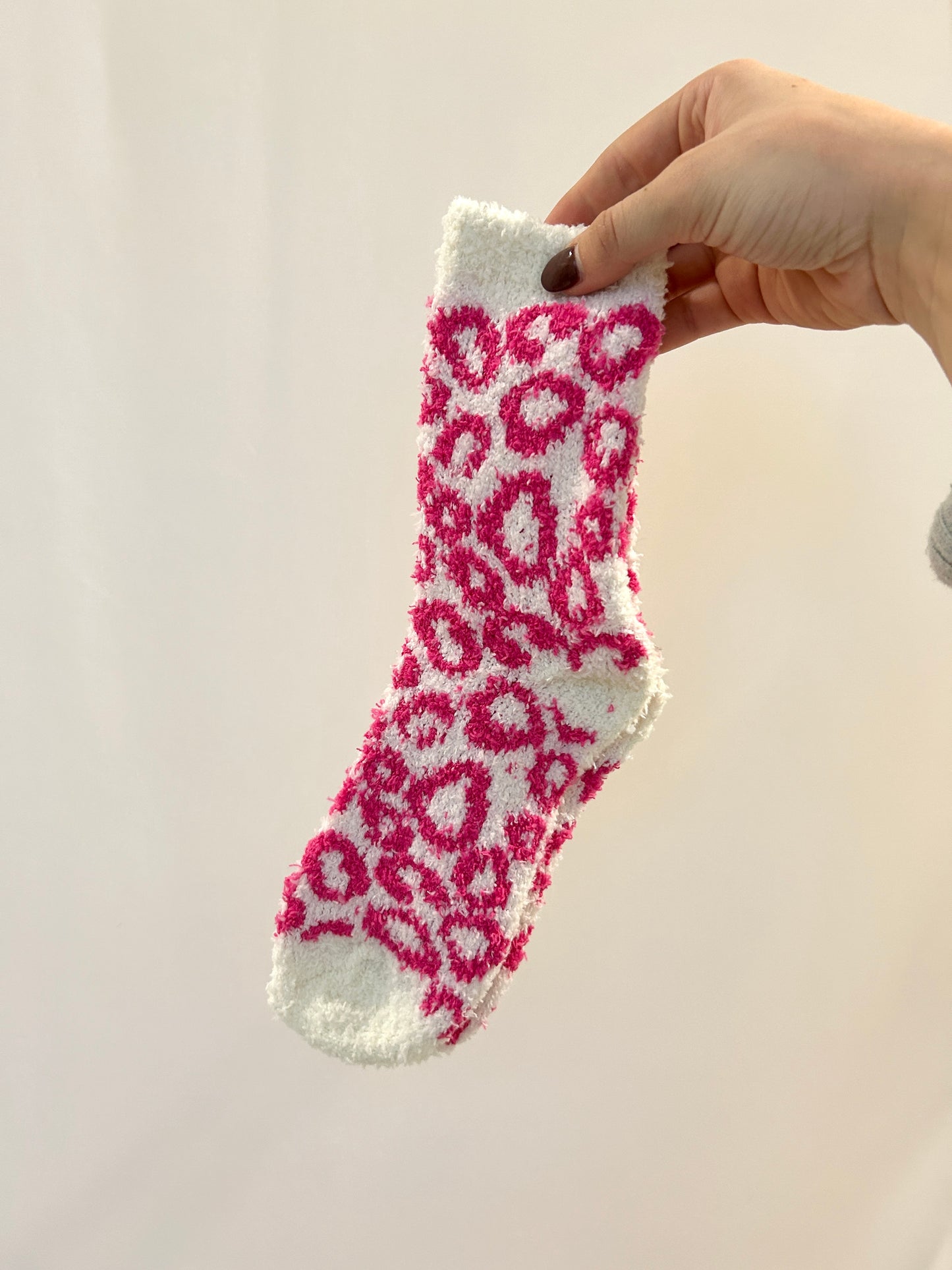 Ultra Cozy Leopard Socks - Fuchsia