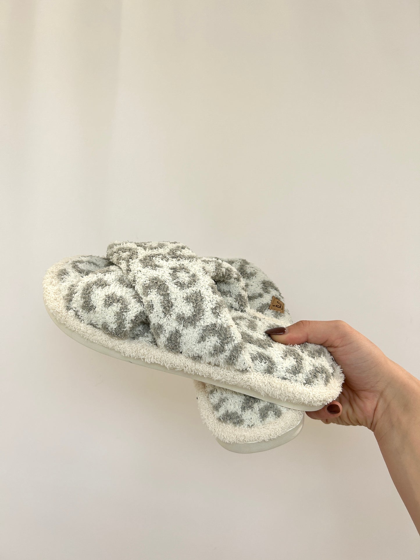 Leopard Cozy Crisscross Slipper - Gray