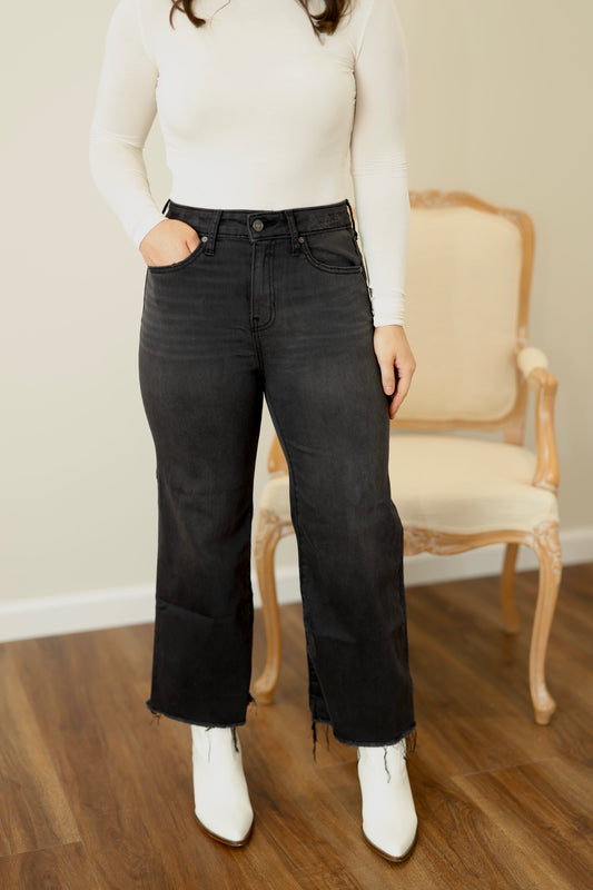 Marcie Cropped Jeans - Black