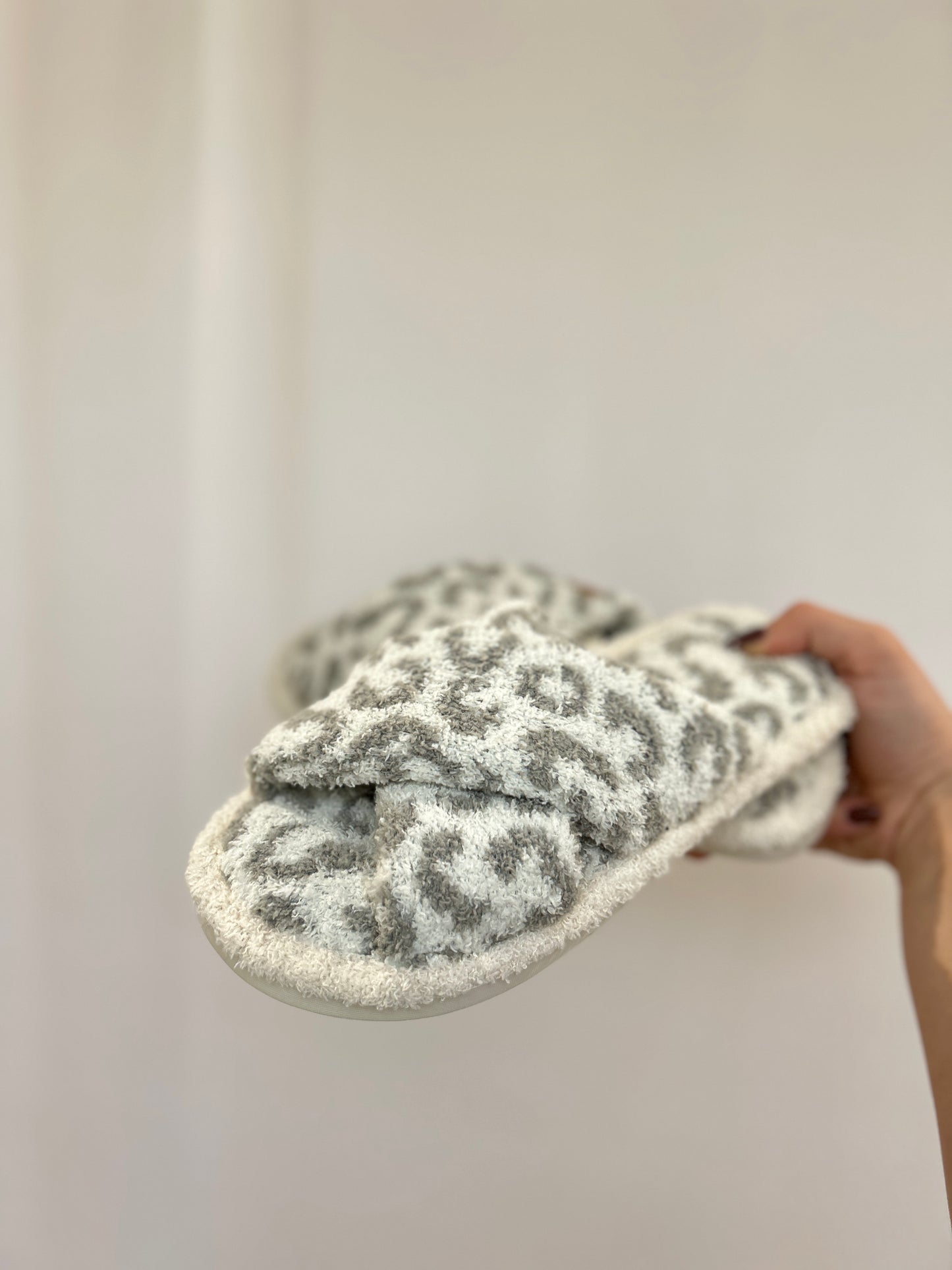 Leopard Cozy Crisscross Slipper - Gray