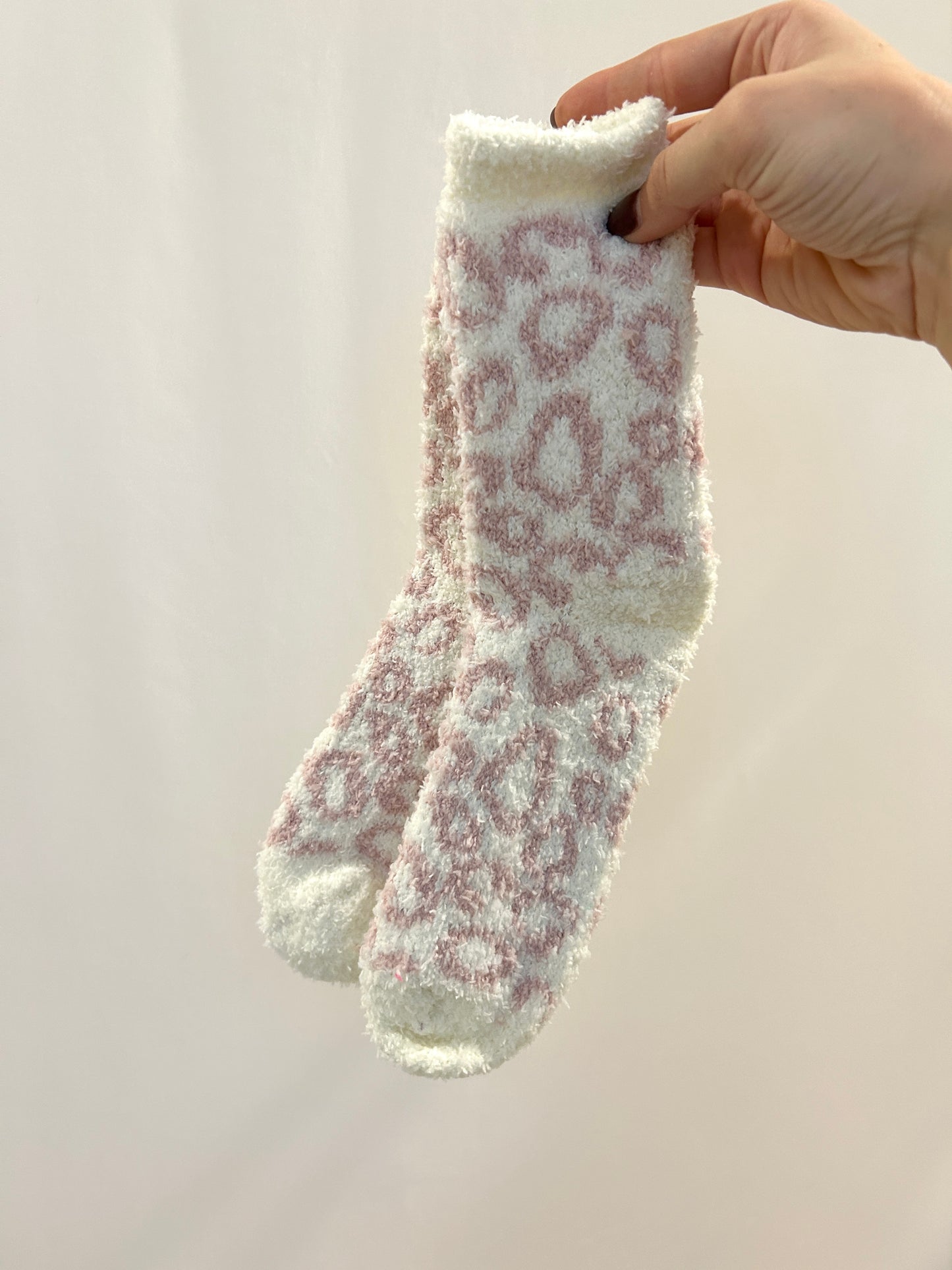 Ultra Cozy Leopard Socks - Light Pink